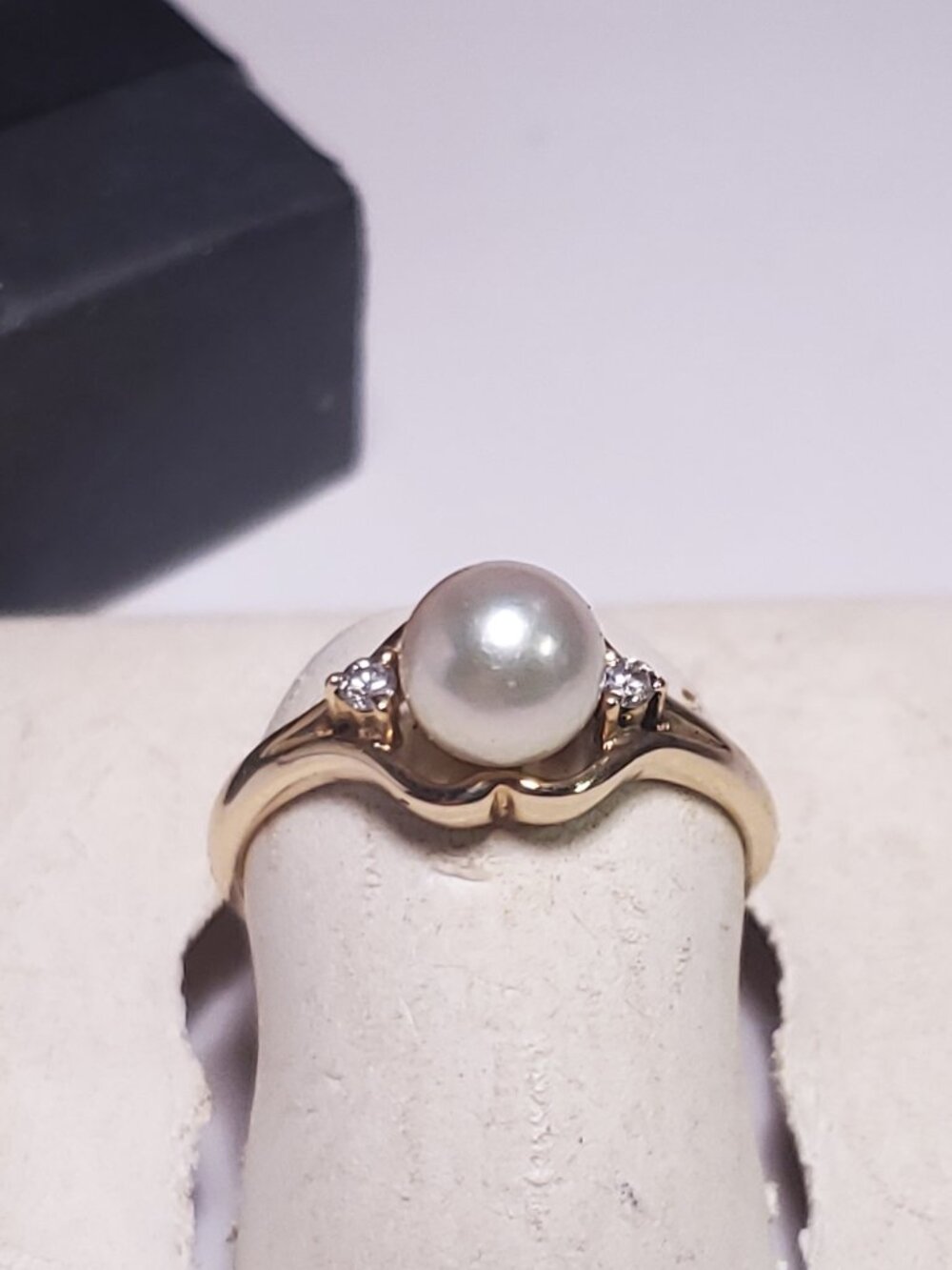 Estate 6.3mm Natural Cultured Pearl & Diamond open loop 14Kt Y/G S6.25 Ring24475
